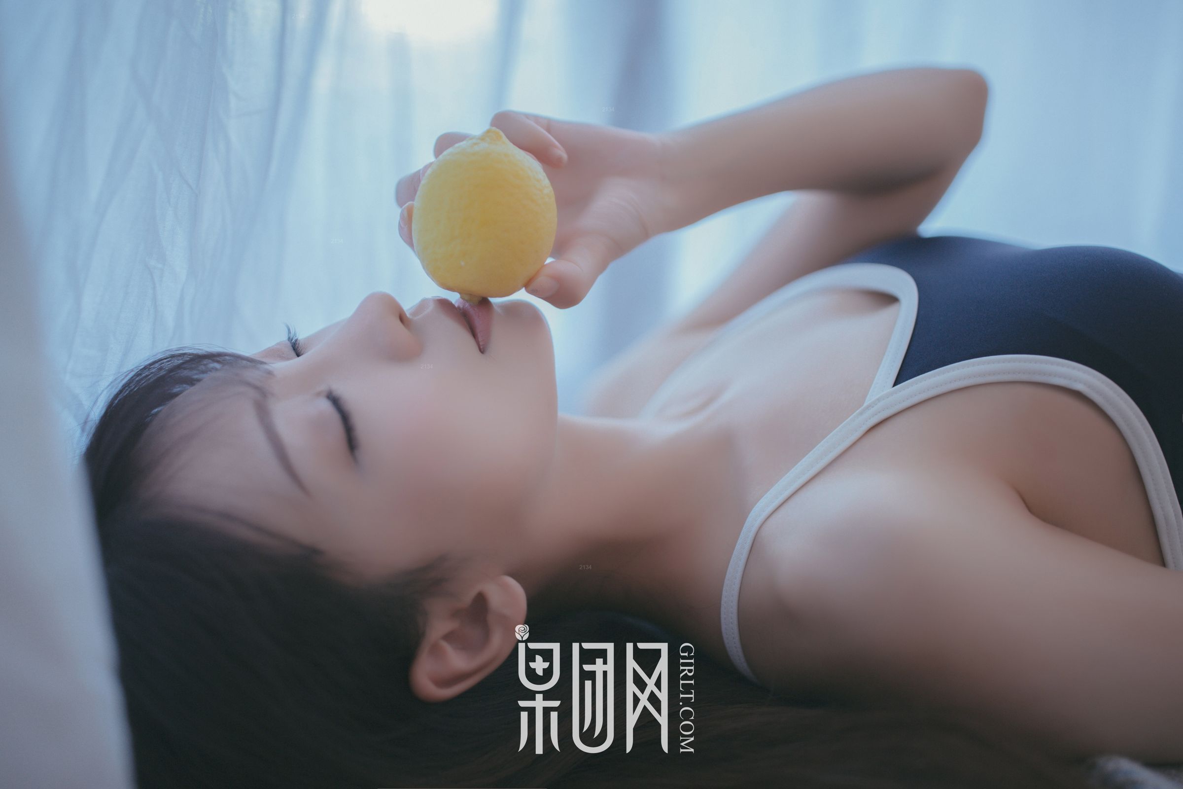 邻家小妹水花花陪你吃早餐!