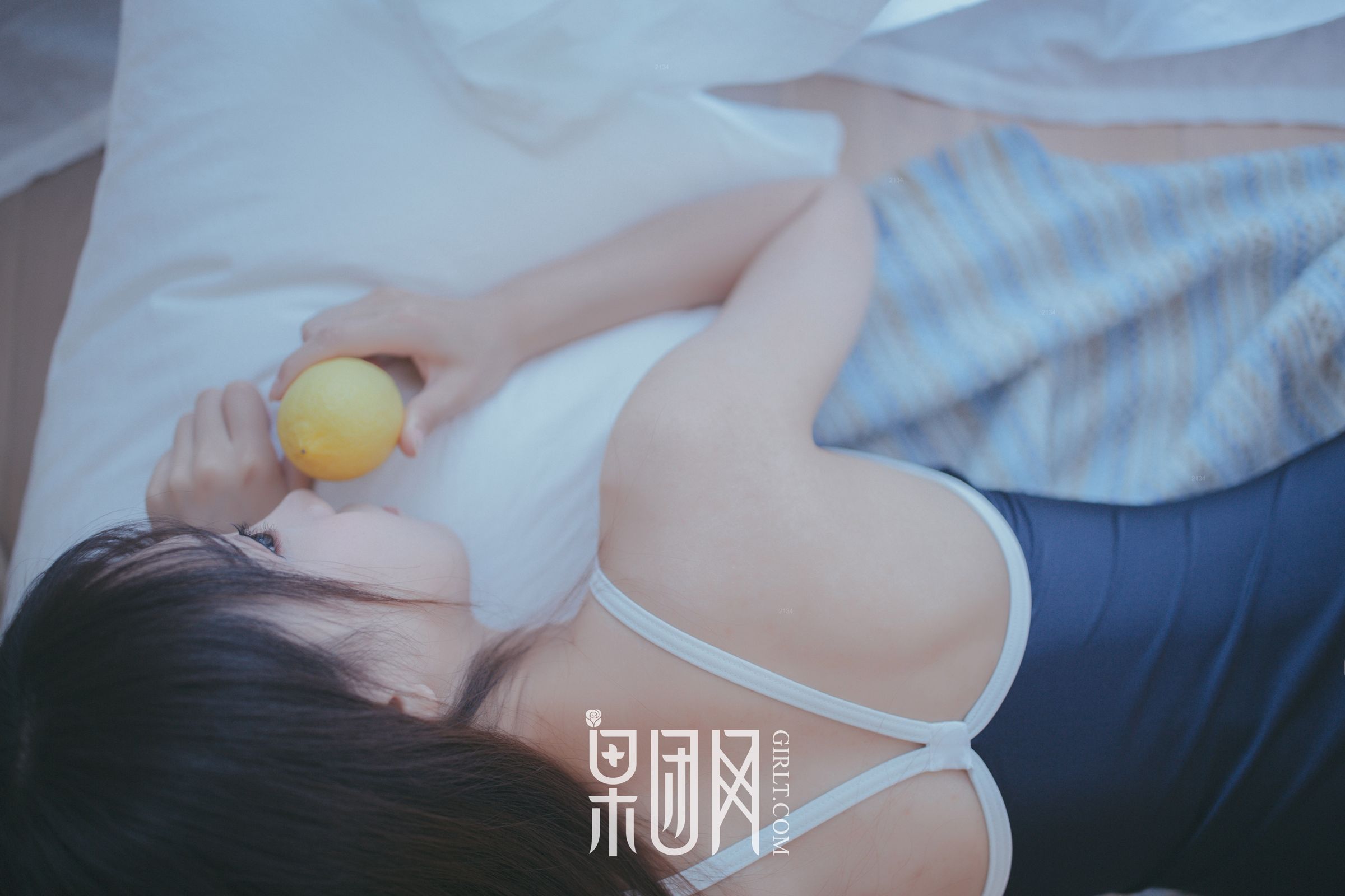 邻家小妹水花花陪你吃早餐!
