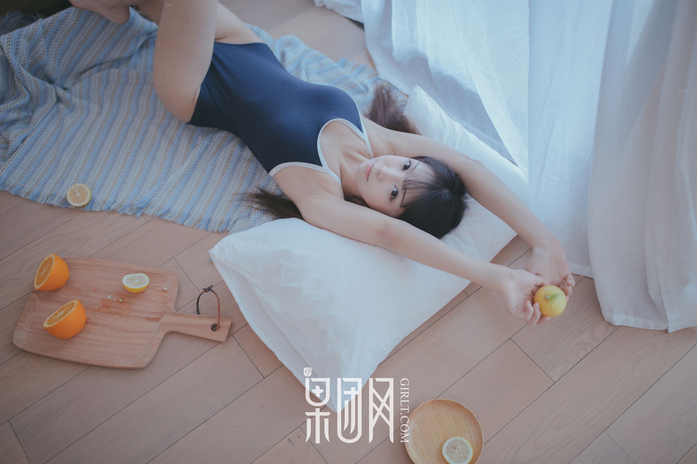 邻家小妹水花花陪你吃早餐!