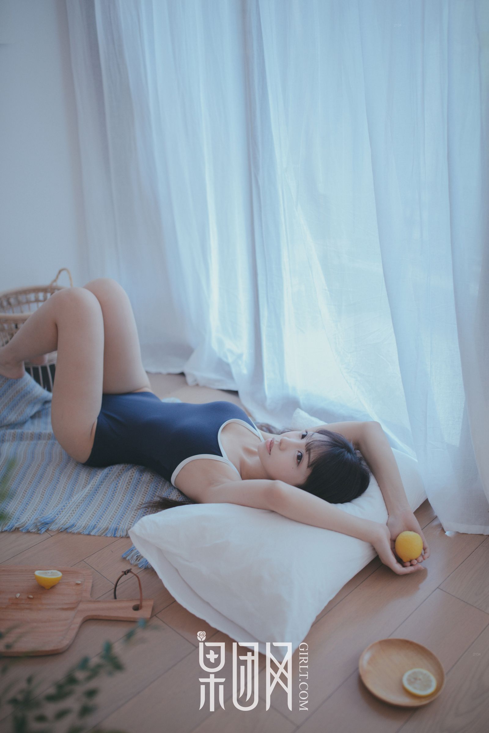 邻家小妹水花花陪你吃早餐!