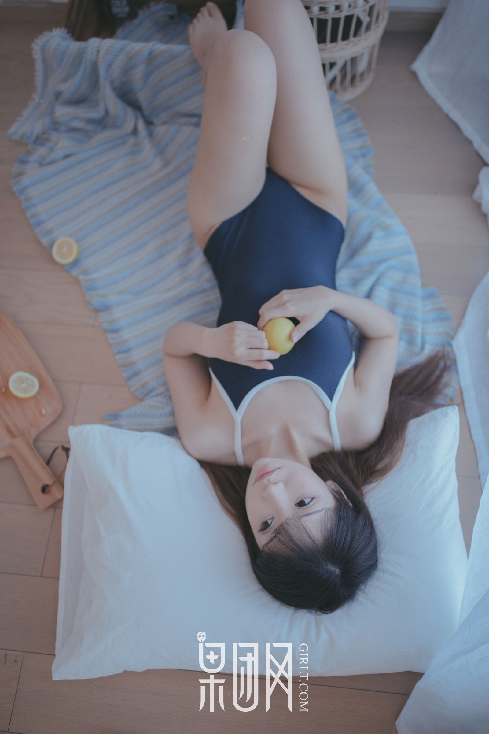 邻家小妹水花花陪你吃早餐!