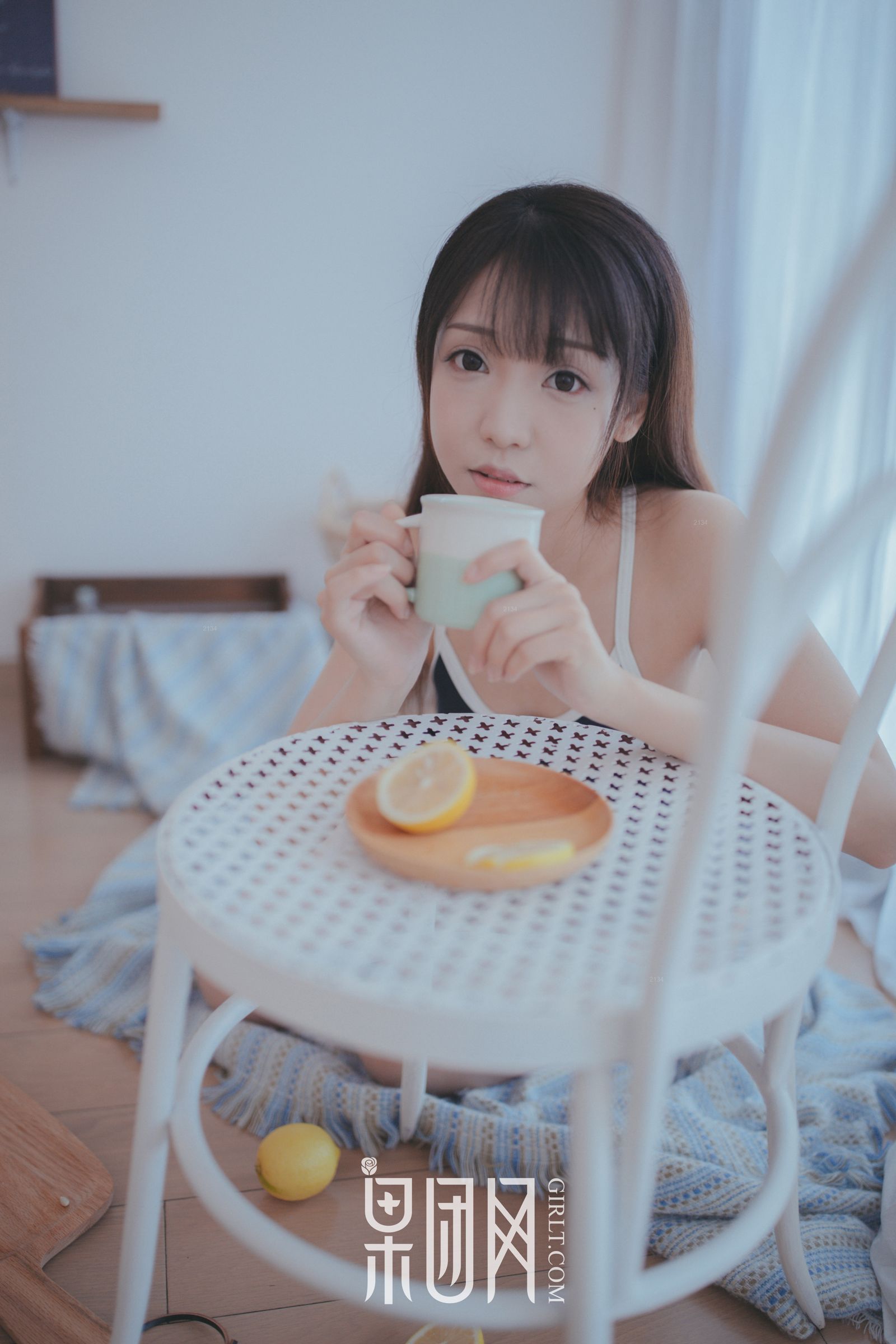 邻家小妹水花花陪你吃早餐!