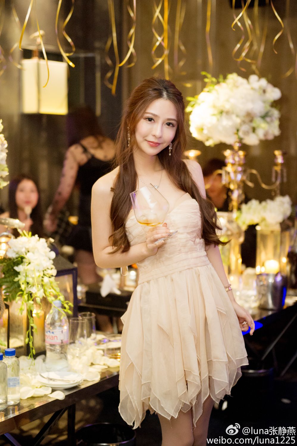 摩羯美眉张静燕 微博私房定制写真