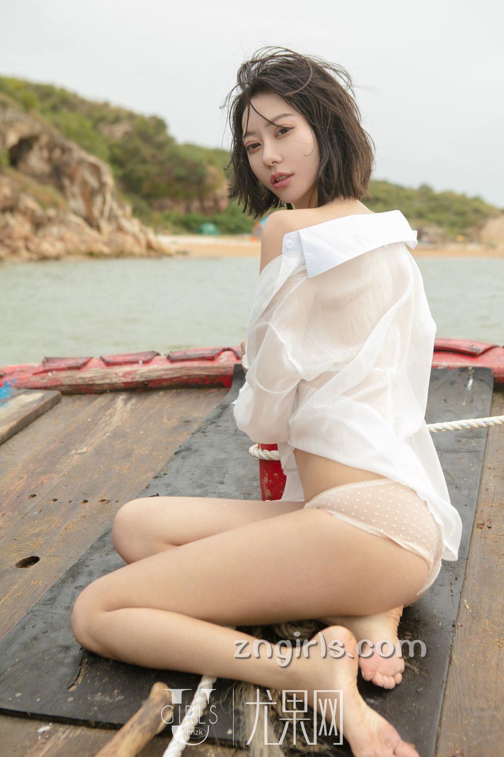 银剑女郎付艺轩 海边沙滩秀美腿