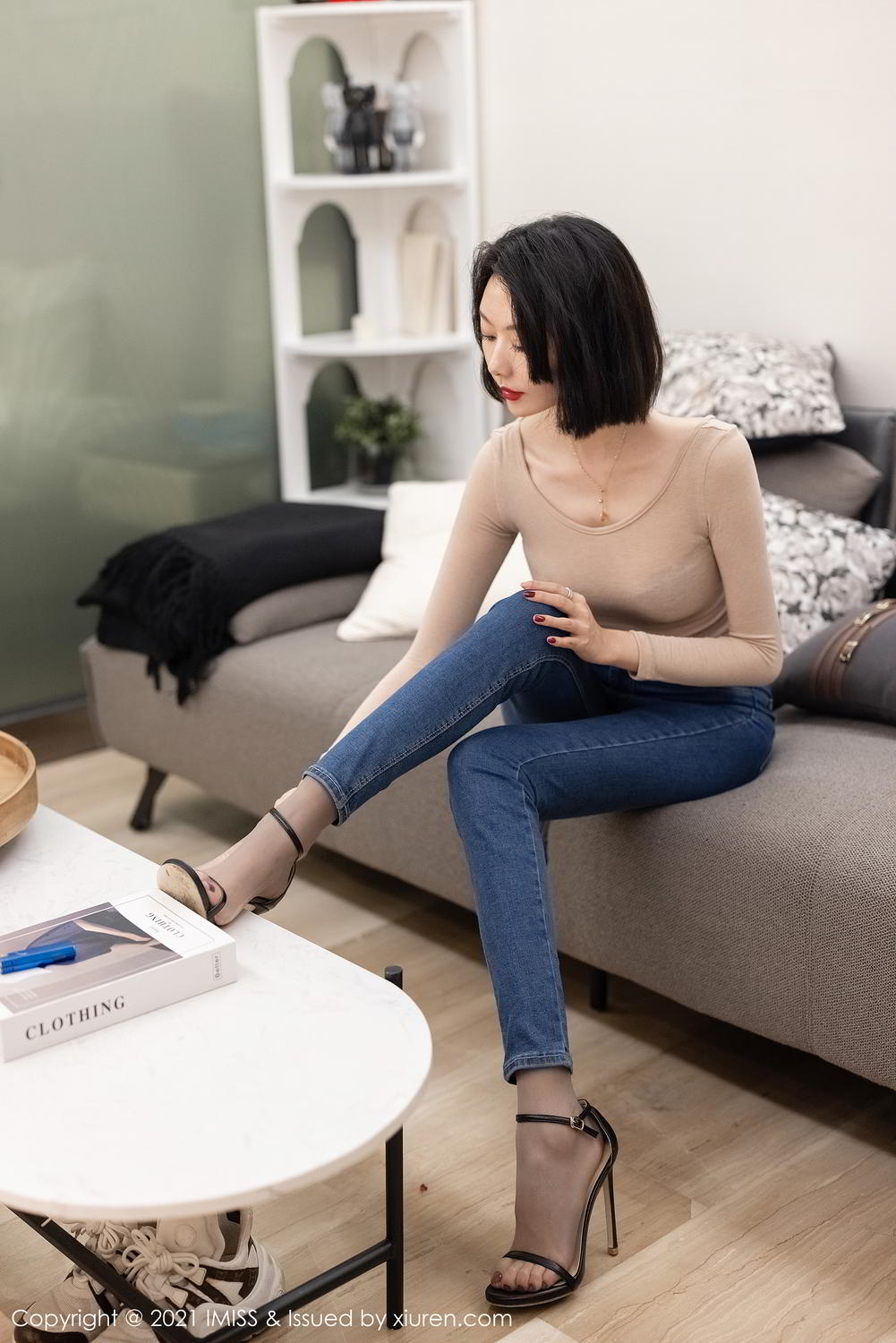 气质美女艺轩 直爽动人牛仔库