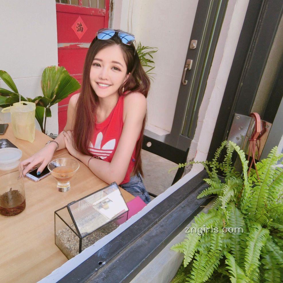 长腿正妹Kate谭凯芸 养眼比基尼解放好身材
