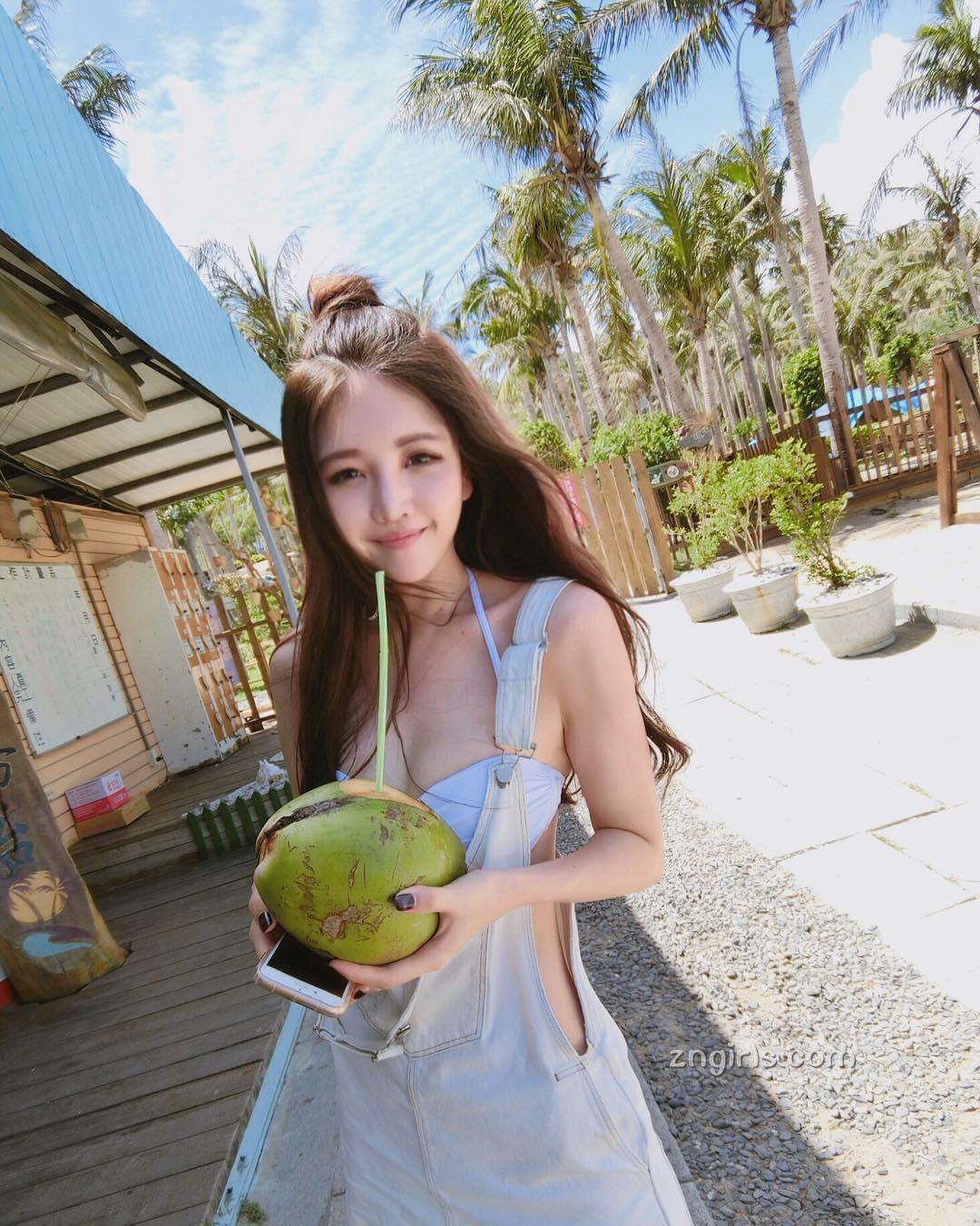 长腿正妹Kate谭凯芸 养眼比基尼解放好身材