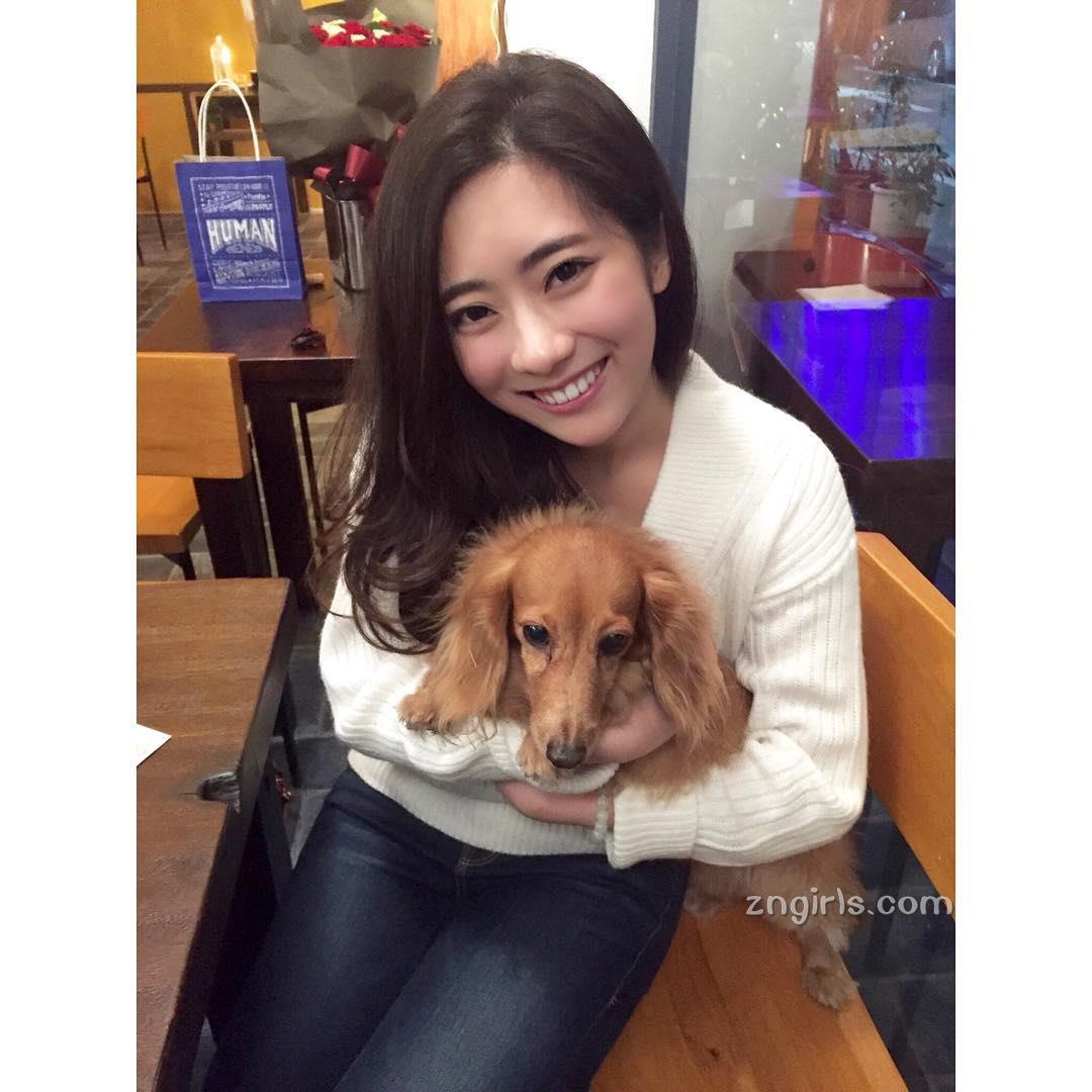 台湾正妹Cady Huang 超兇上围笑容满分