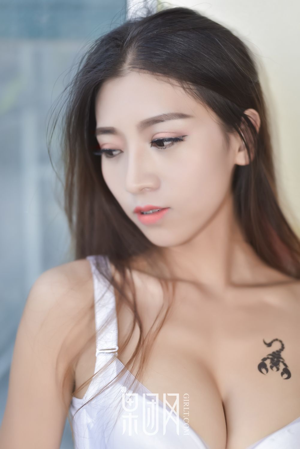 有位伊人,在水一方!果团投稿