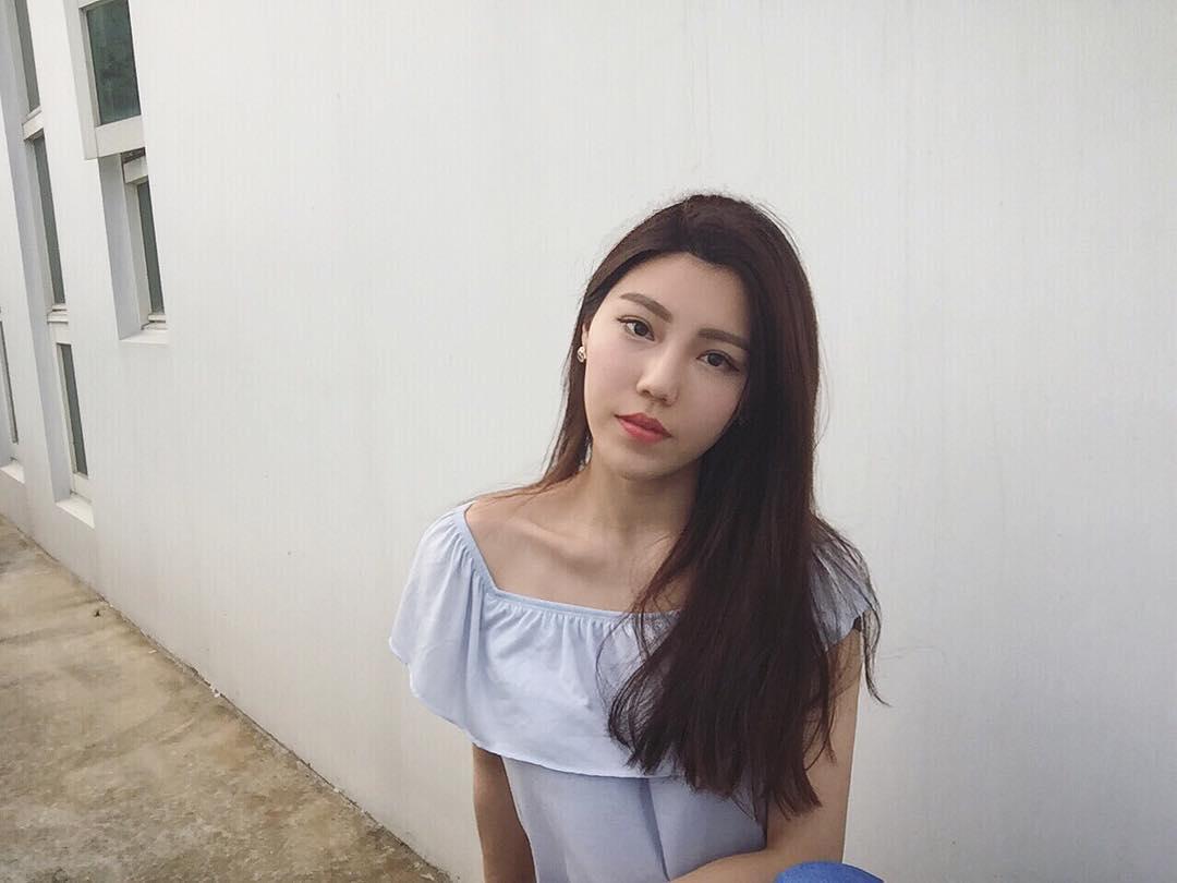 华航空姐Livia Rong 气质美人超吸睛