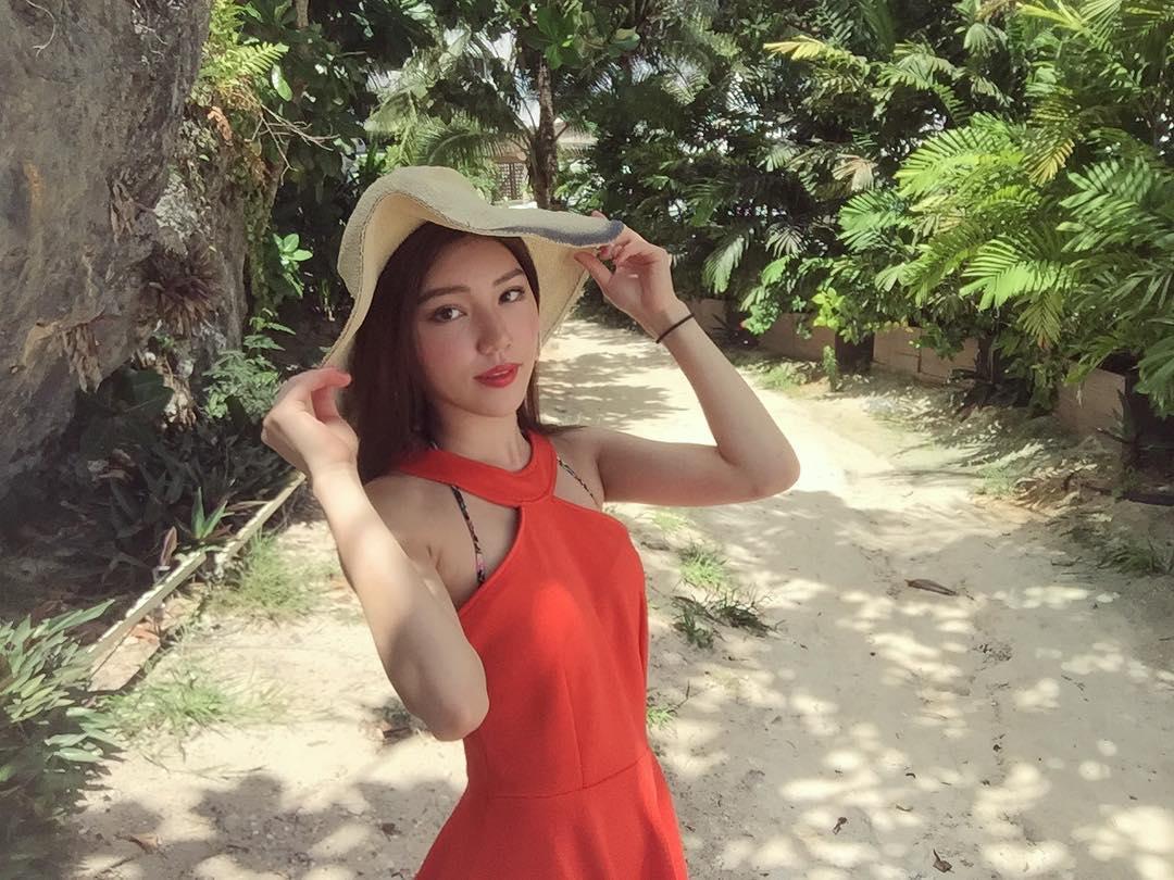 华航空姐Livia Rong 气质美人超吸睛
