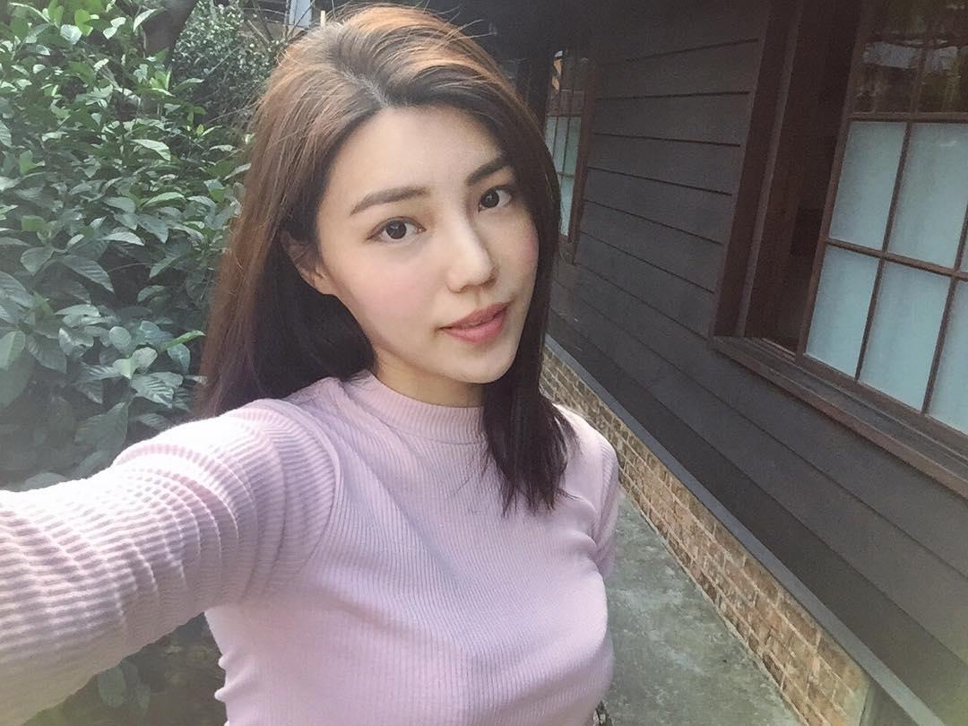 华航空姐Livia Rong 气质美人超吸睛
