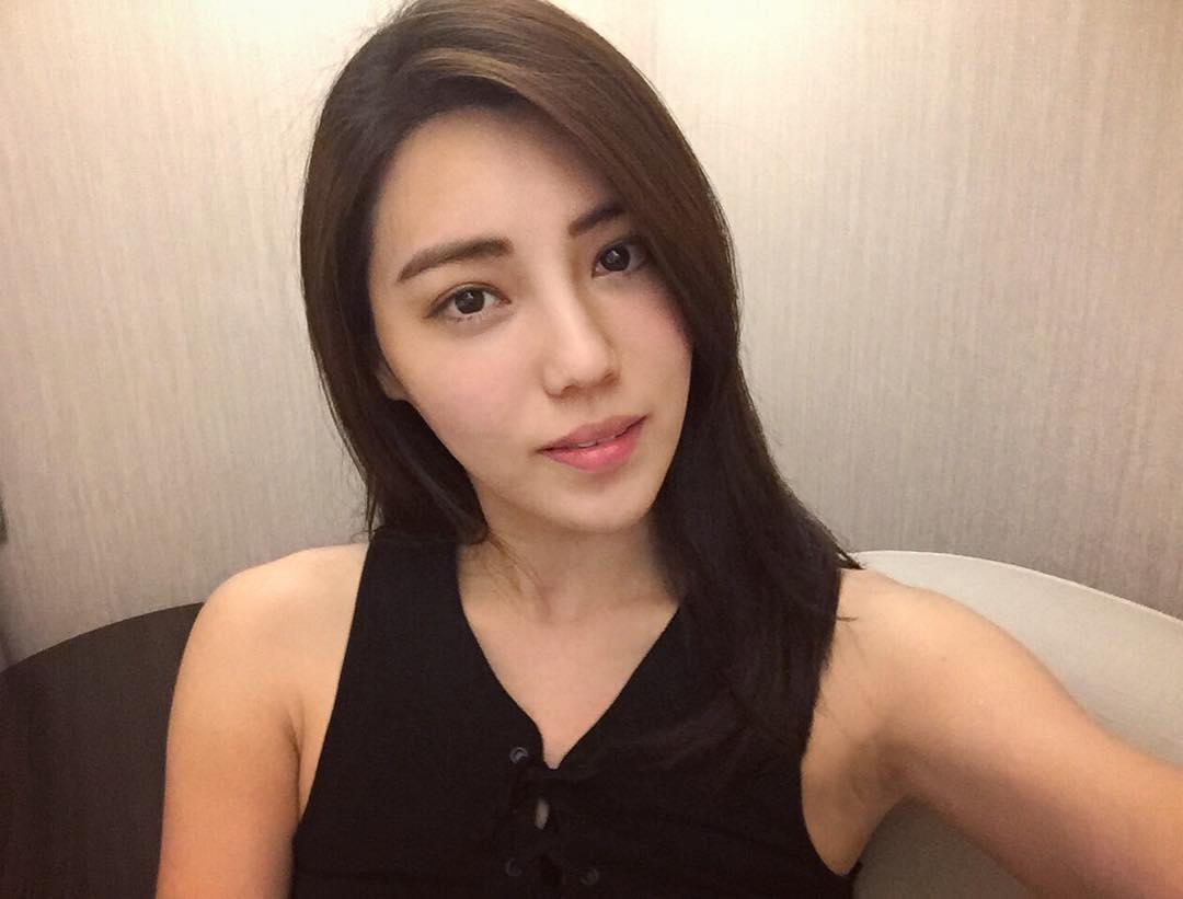 华航空姐Livia Rong 气质美人超吸睛