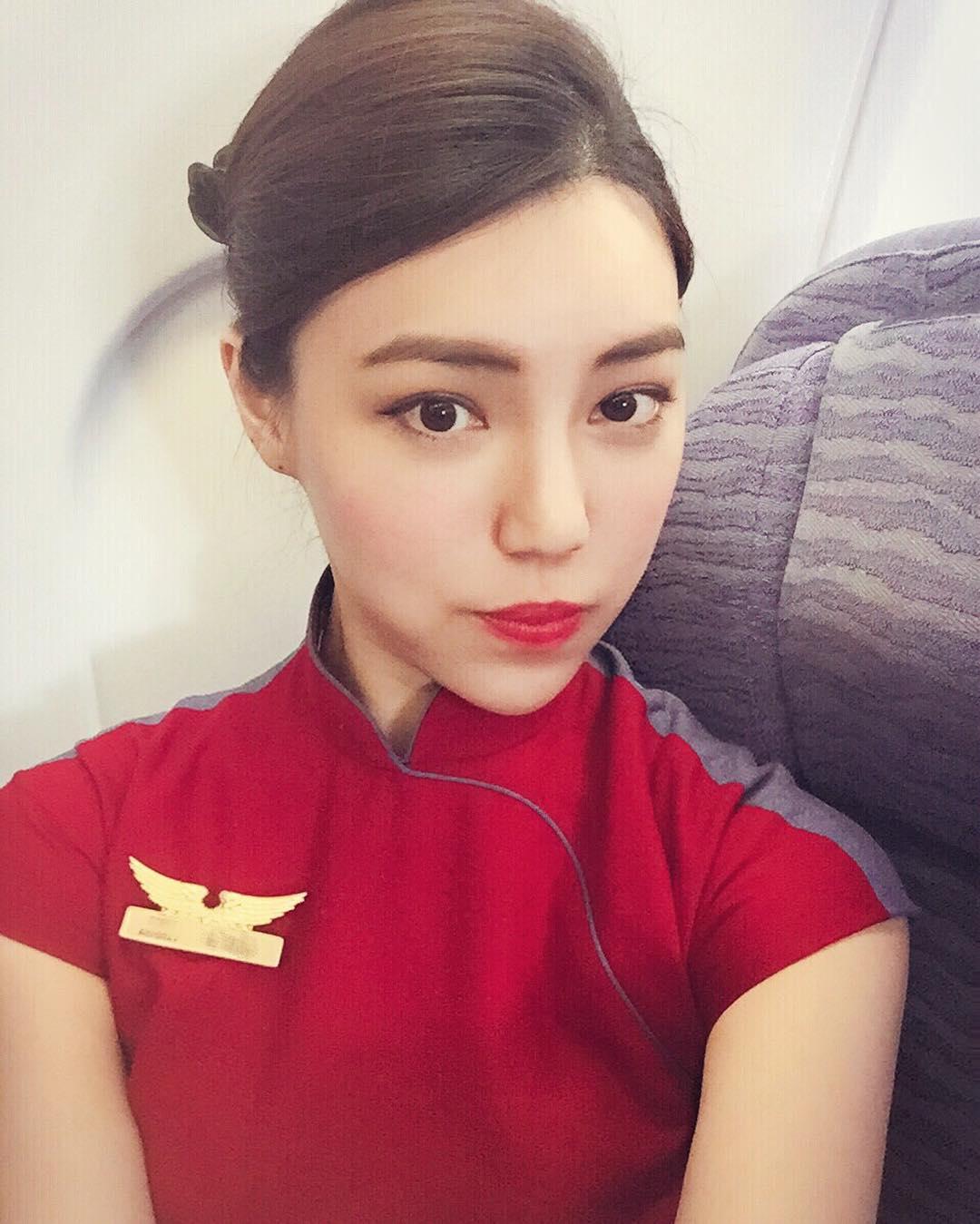 华航空姐Livia Rong 气质美人超吸睛