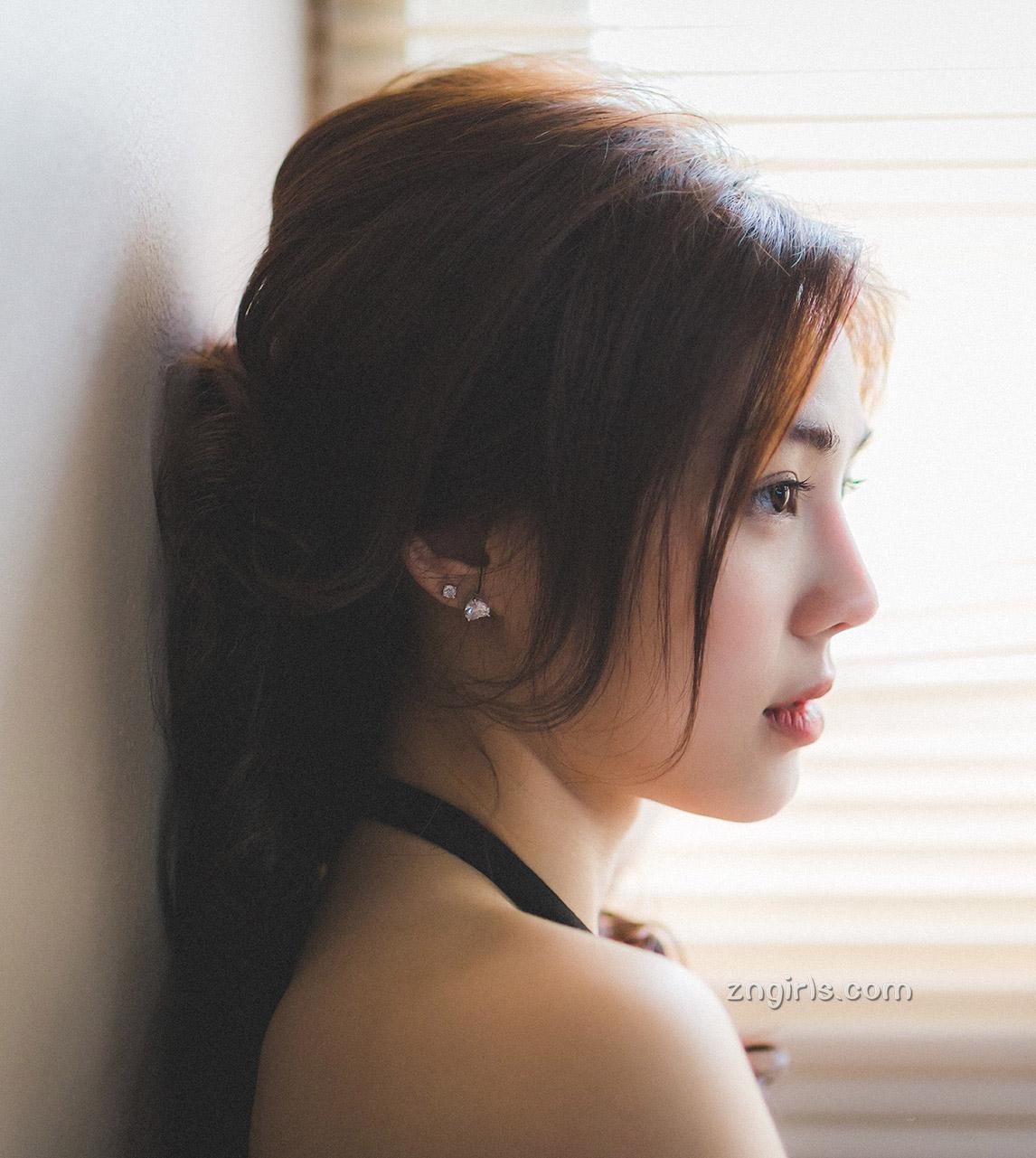 泰国女神Tadshanok Chulanond家居唯美系写真