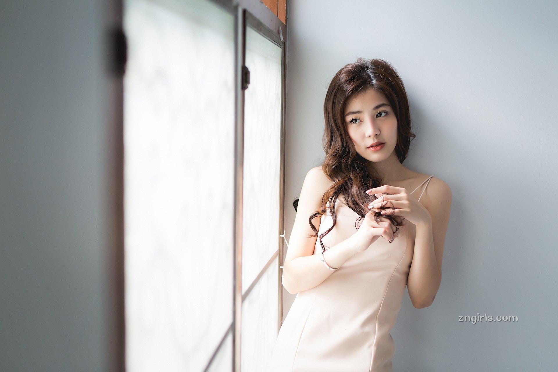 泰国女神Tadshanok Chulanond家居唯美系写真