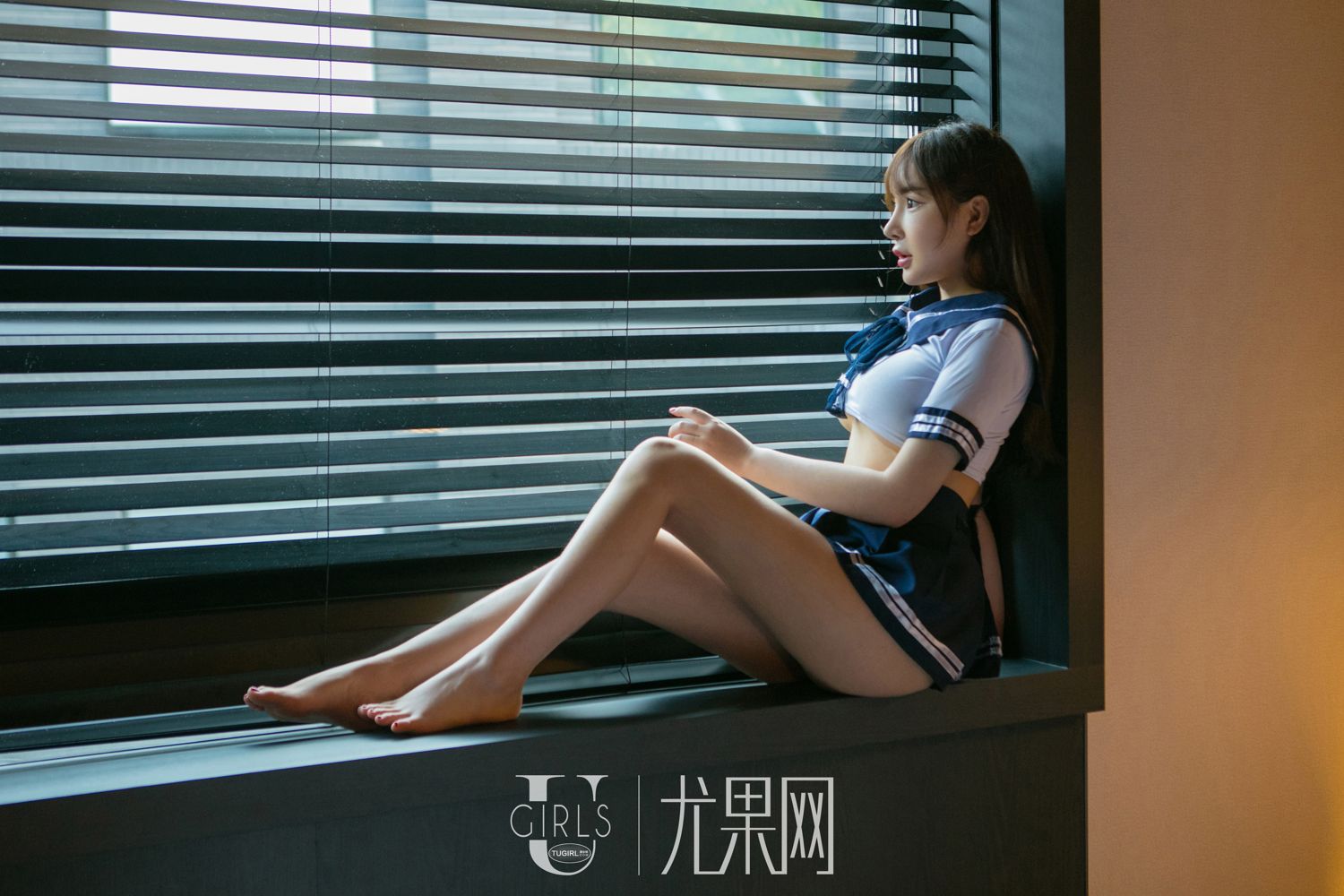 尤果女神兔の子 纯情大眼校服诱惑