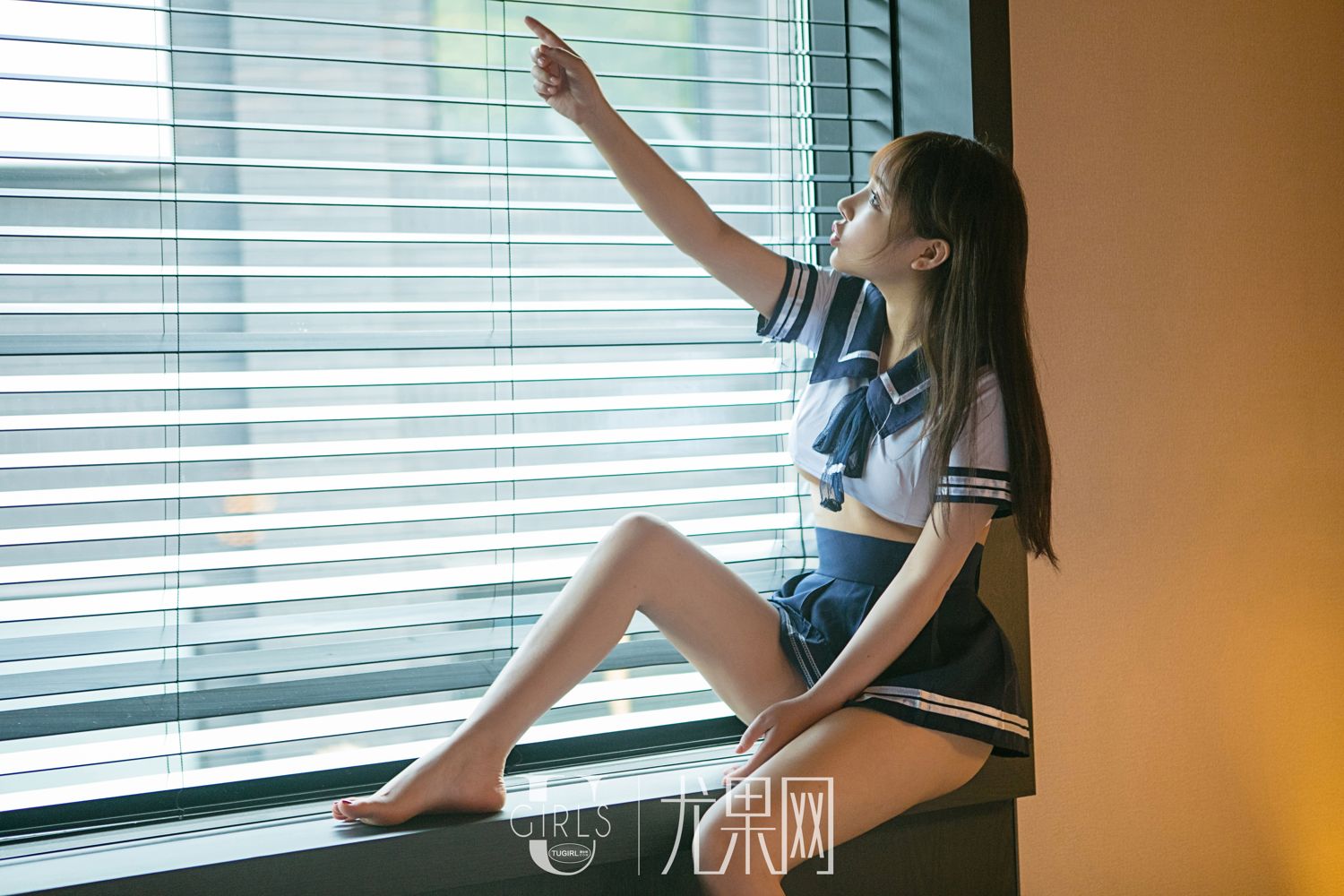 尤果女神兔の子 纯情大眼校服诱惑
