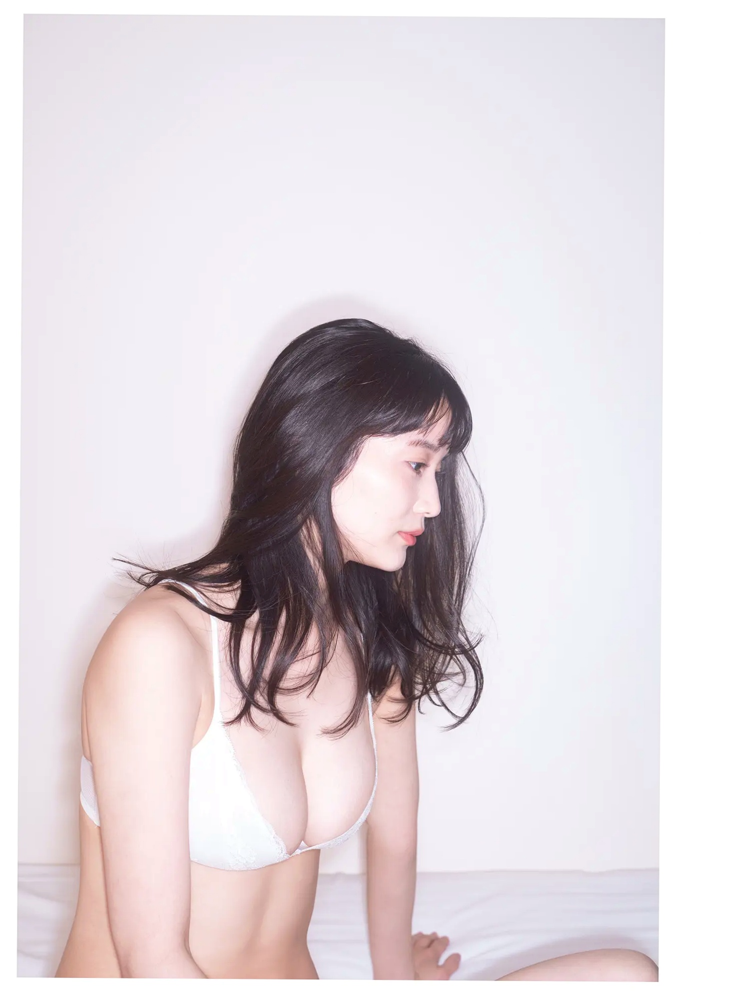 出口亜梨沙 - ESSENCE 户外蓝天性感内衣大尺度写真
