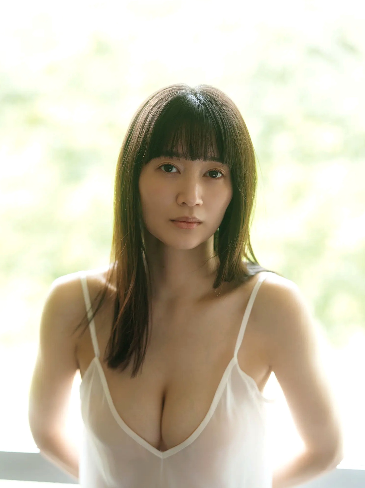 出口亜梨沙 - ESSENCE 户外蓝天性感内衣大尺度写真