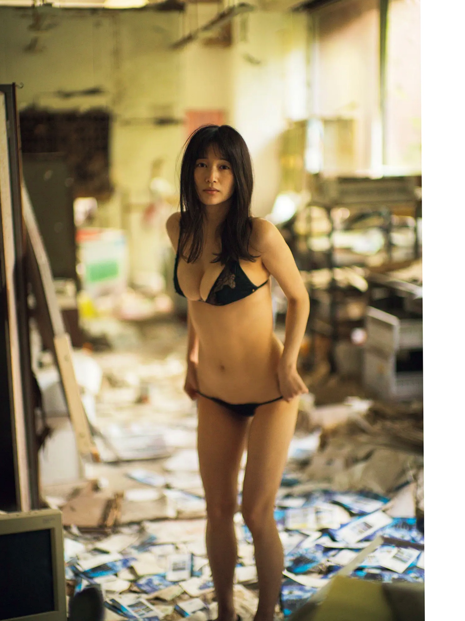 出口亜梨沙 - ESSENCE 户外蓝天性感内衣大尺度写真