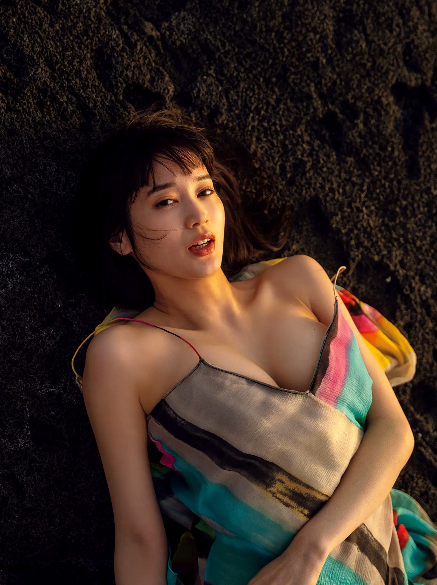 出口亜梨沙 - ESSENCE 户外蓝天性感内衣大尺度写真