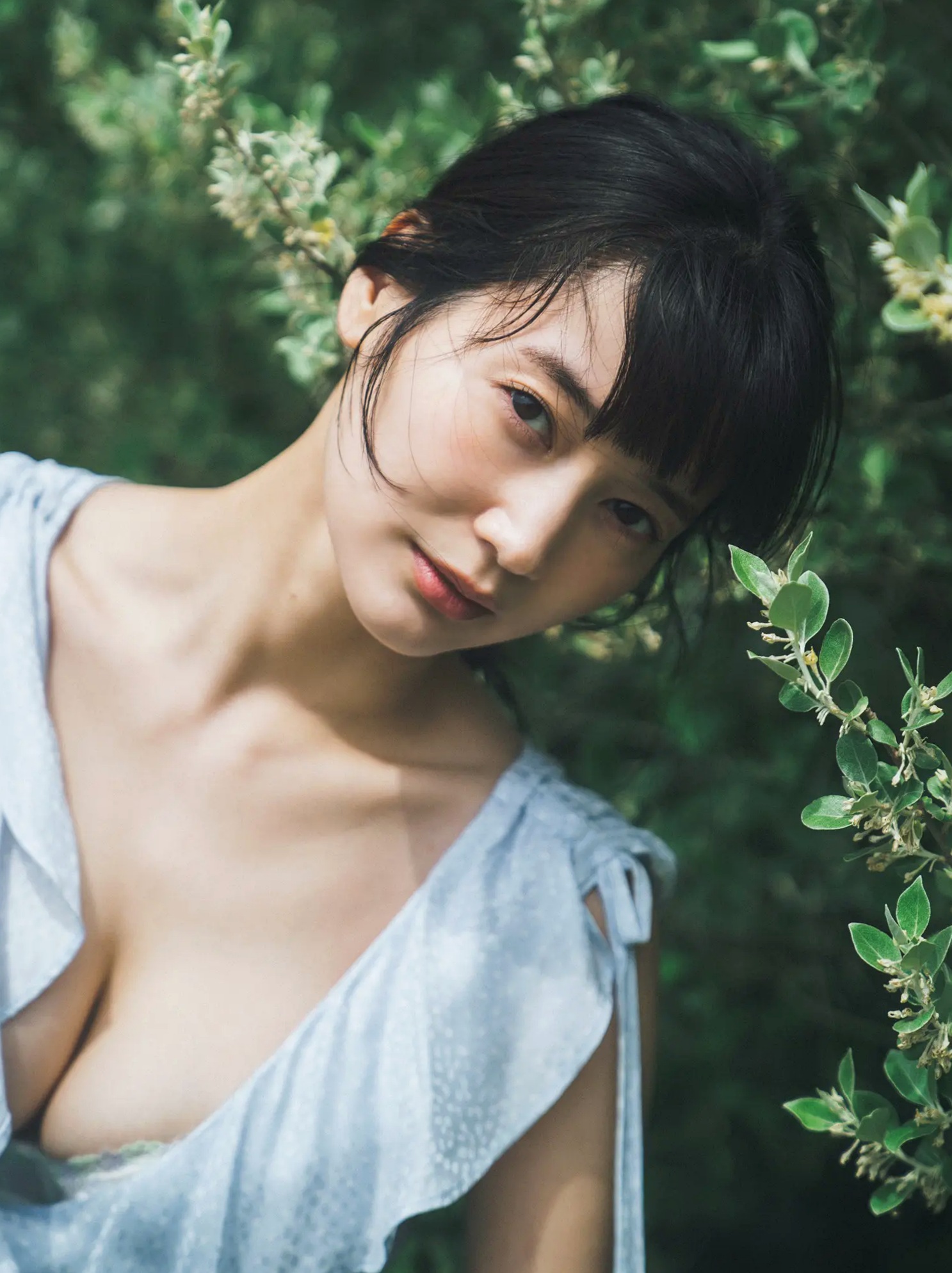 出口亜梨沙 - ESSENCE 户外蓝天性感内衣大尺度写真