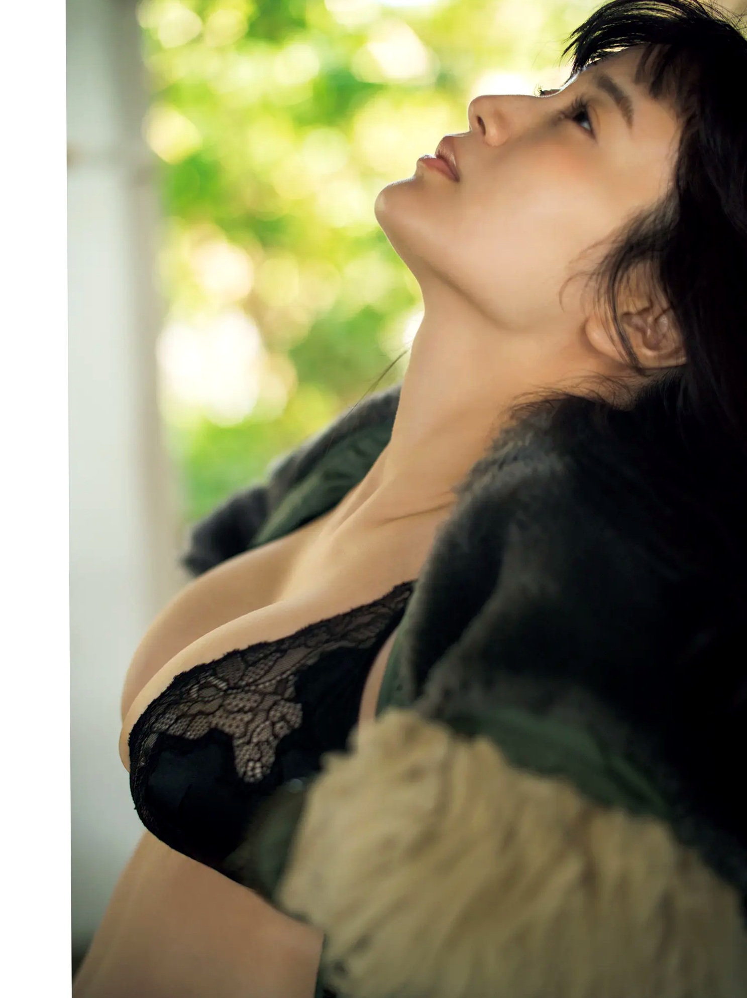 出口亜梨沙 - ESSENCE 户外蓝天性感内衣大尺度写真