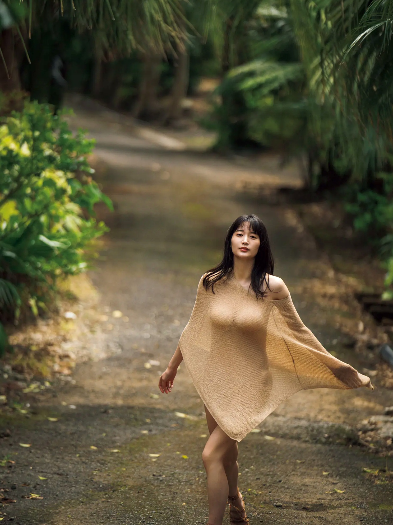 出口亜梨沙 - ESSENCE 户外蓝天性感内衣大尺度写真
