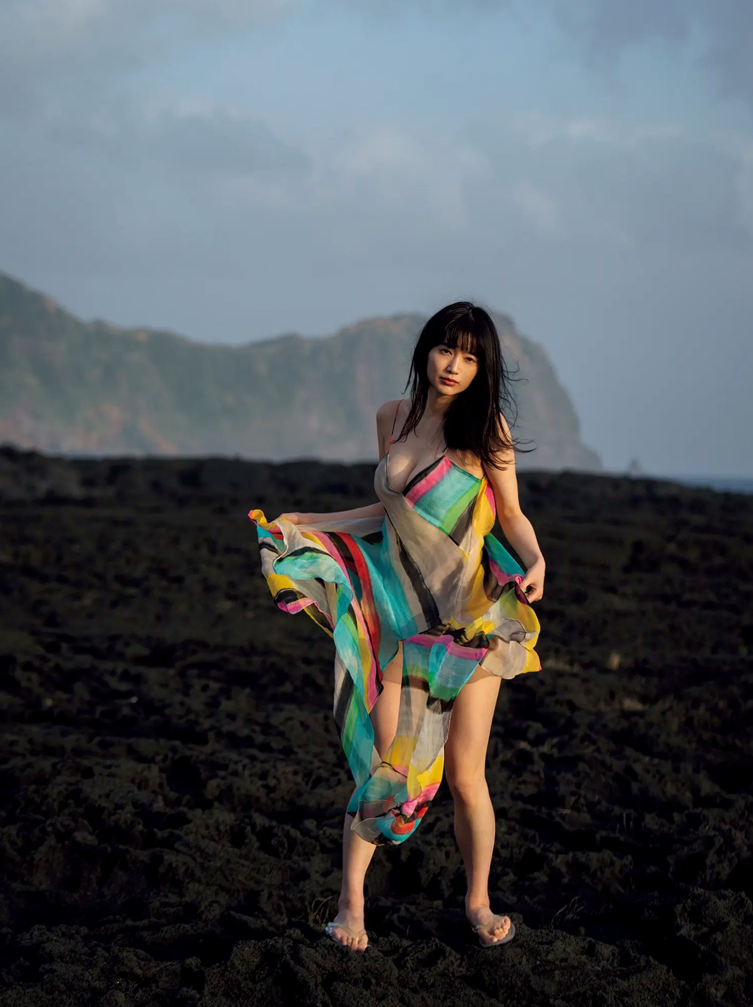 出口亜梨沙 - ESSENCE 户外蓝天性感内衣大尺度写真
