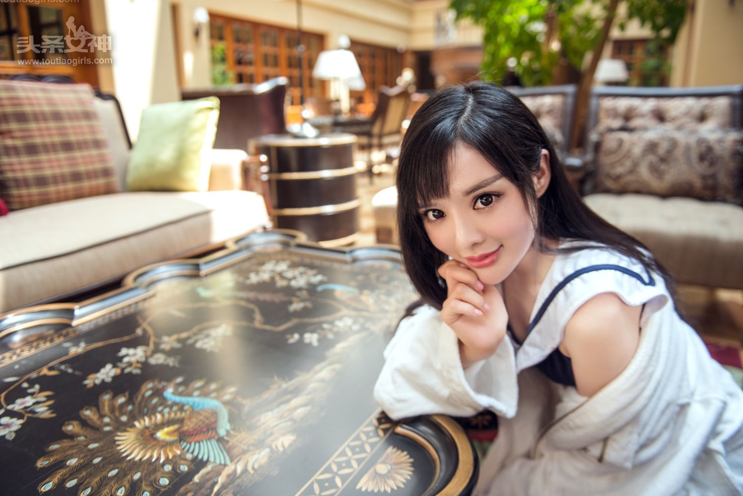 幻想少女周熙妍 酒店大堂清纯绽放