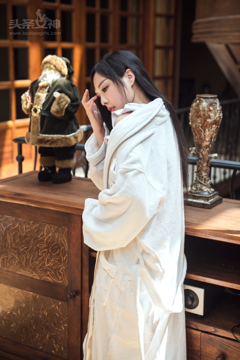 幻想少女周熙妍 酒店大堂清纯绽放