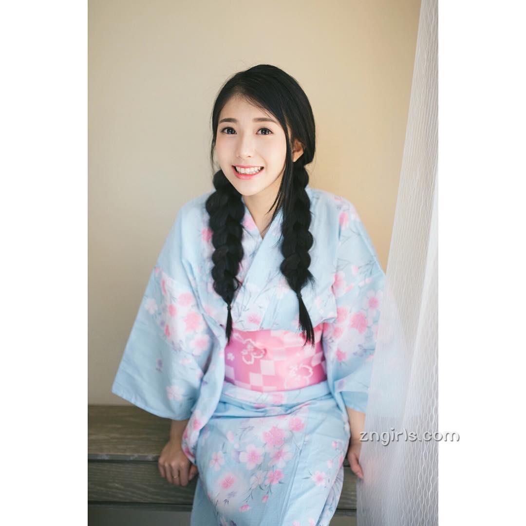 谢薇安Vivian- 台湾正妹大秀深邃事业线