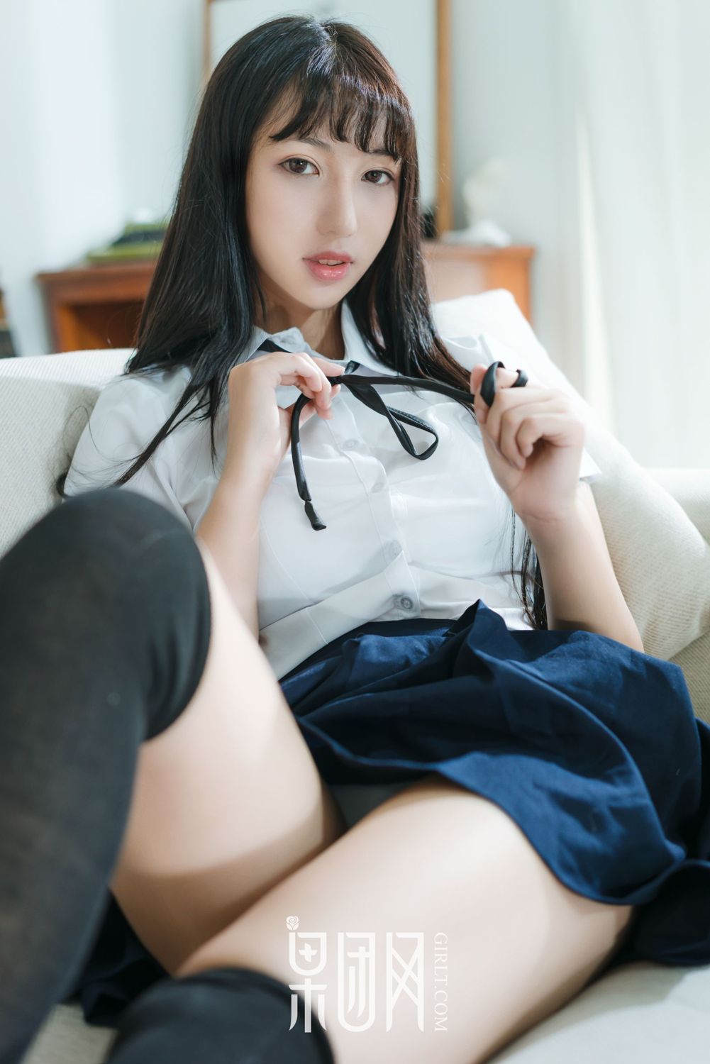 软妹子宓兔兔er 日系学生装香肩玉背