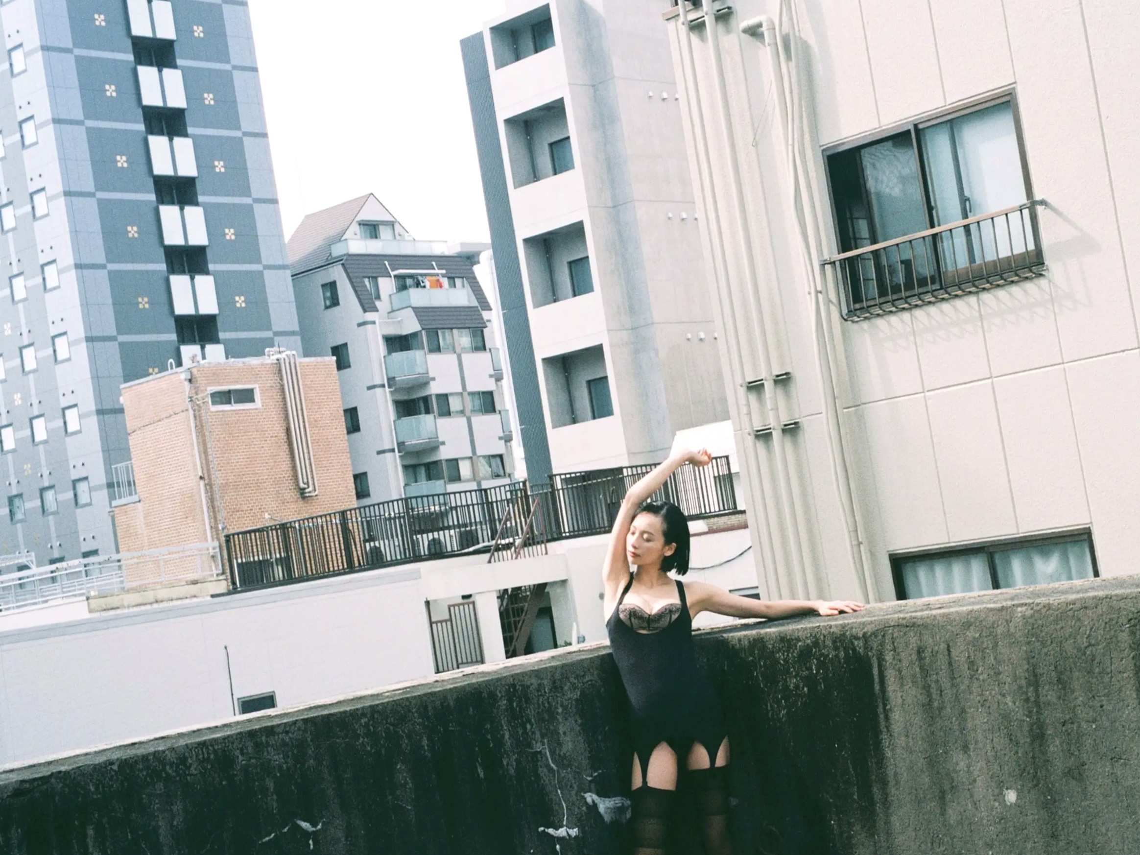 华村あすか《New Mode 後編》性感棕色泳装写真 气质尤物白嫩美胸