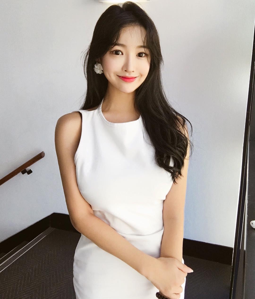 南韩素人Dear Sophia 最甜笑容与最正身段