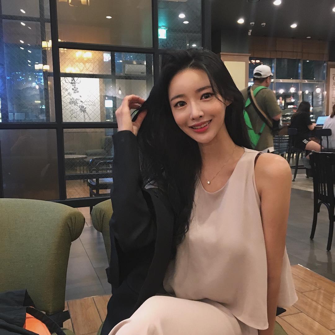南韩素人Dear Sophia 最甜笑容与最正身段