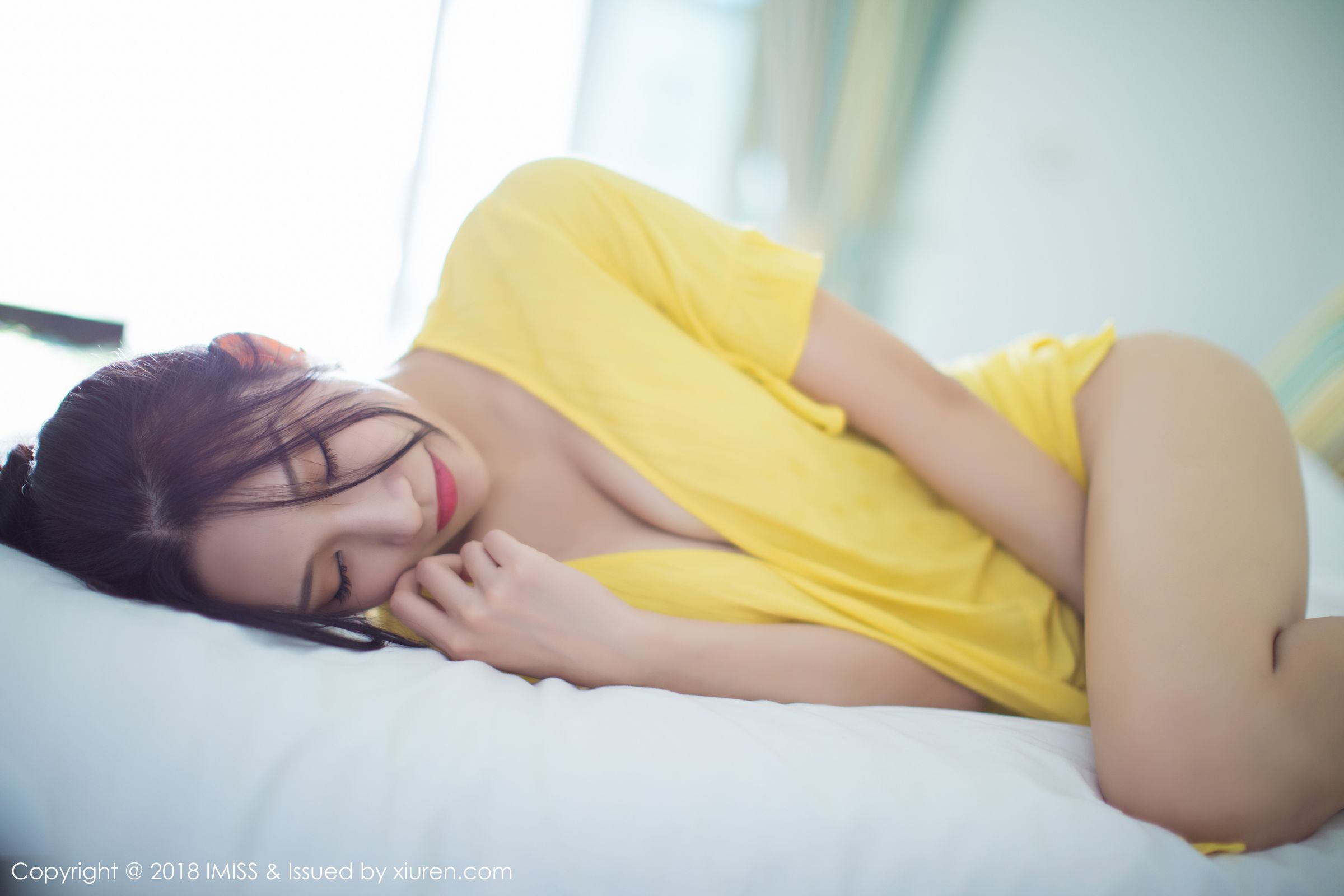 气质模特小狐狸Sica 黄与粉色服饰蕾丝袜