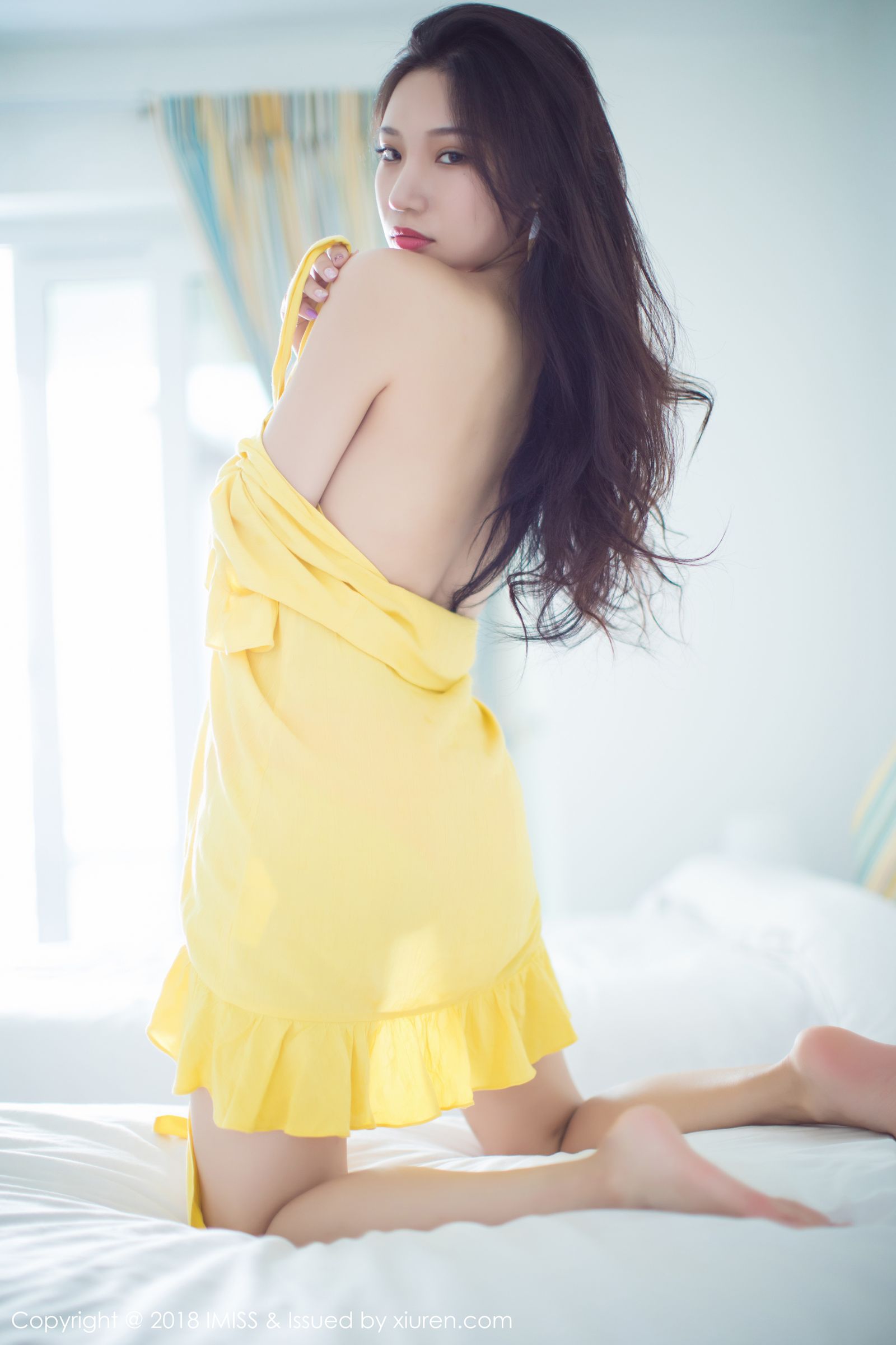 气质模特小狐狸Sica 黄与粉色服饰蕾丝袜