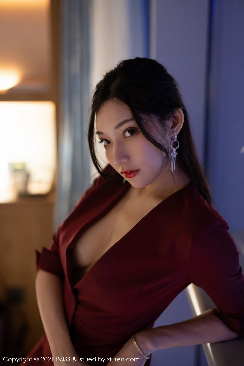 女神小狐狸Kathryn 猩红华丽的大衣