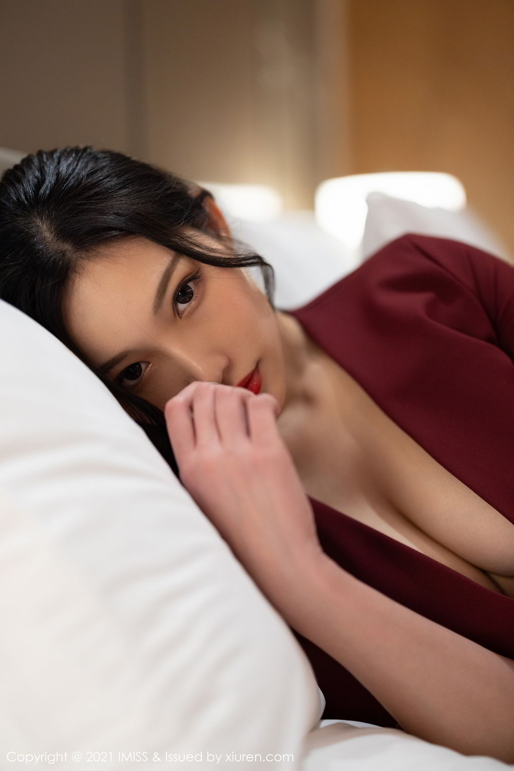 女神小狐狸Kathryn 猩红华丽的大衣