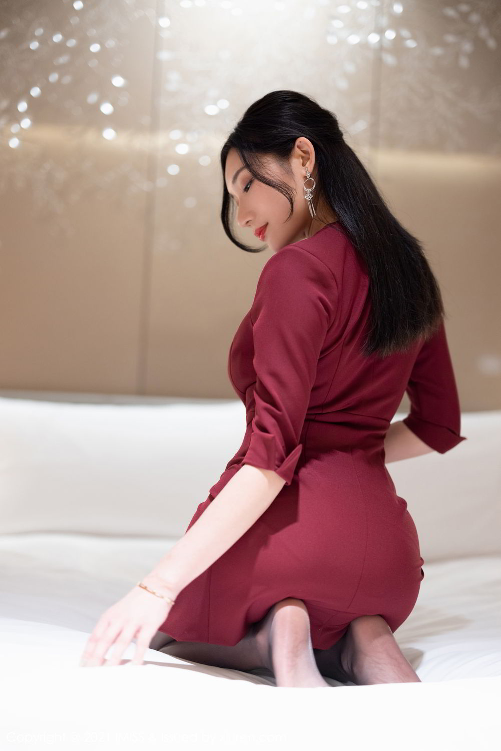 女神小狐狸Kathryn 猩红华丽的大衣