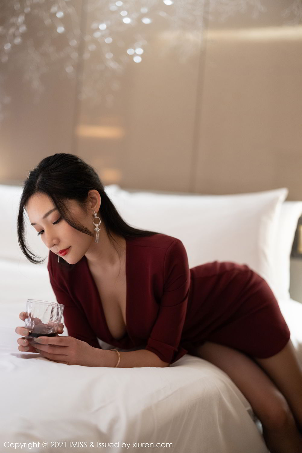 女神小狐狸Kathryn 猩红华丽的大衣
