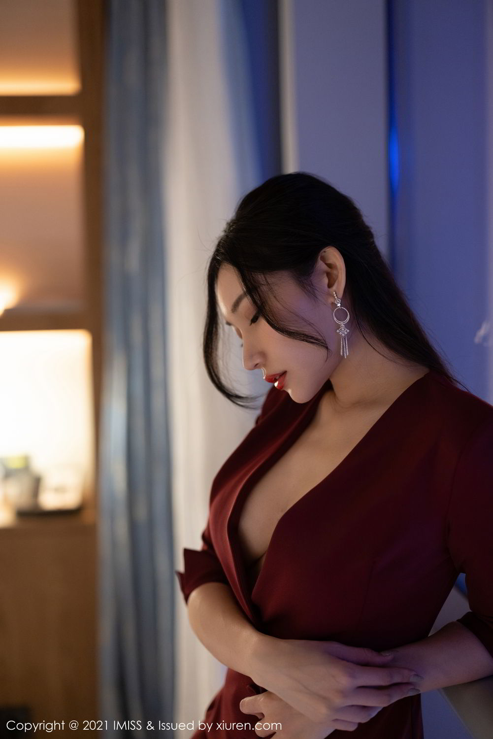 女神小狐狸Kathryn 猩红华丽的大衣