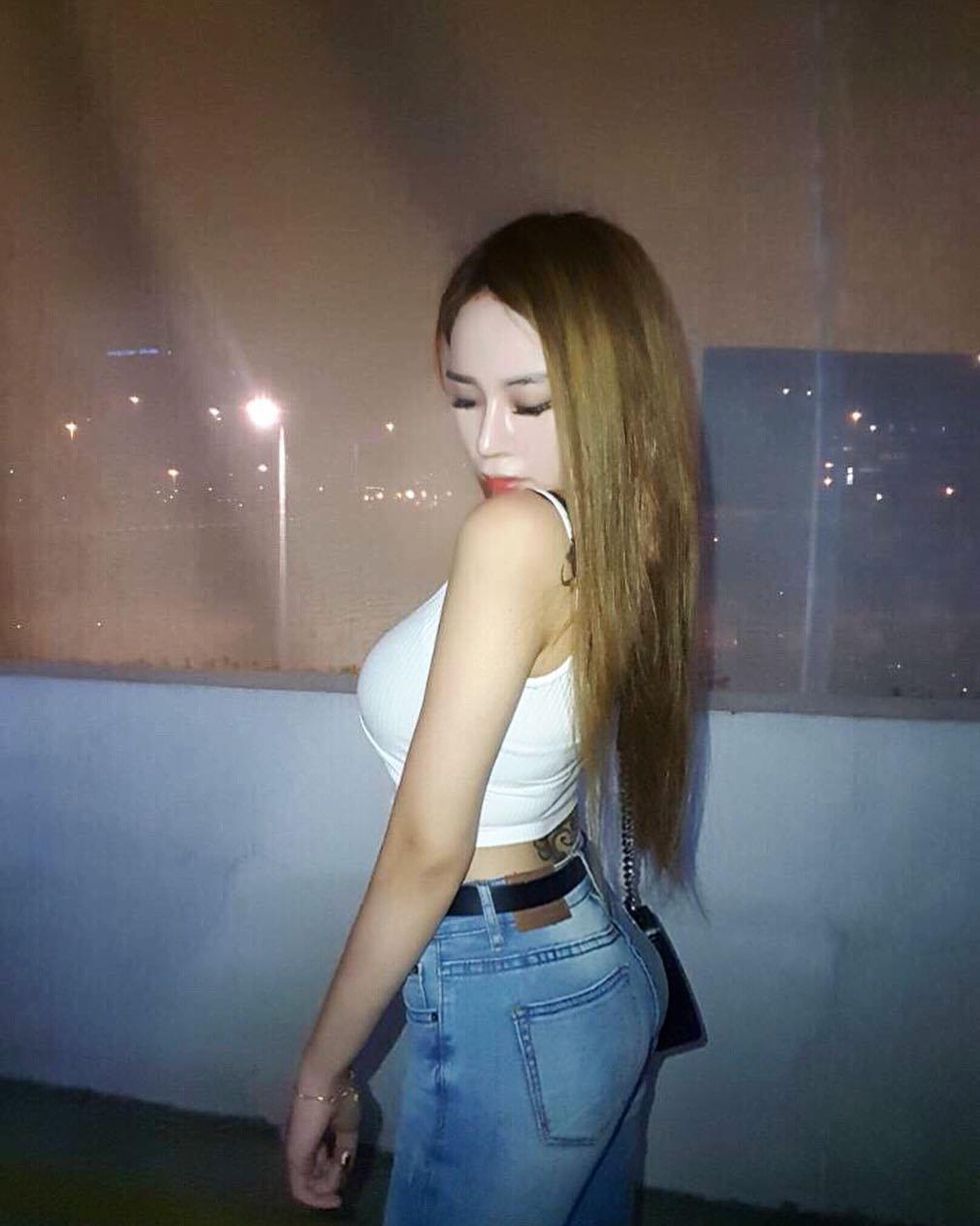 油腻的妹子Carmen Wen 待她长发及腰娶她可好?