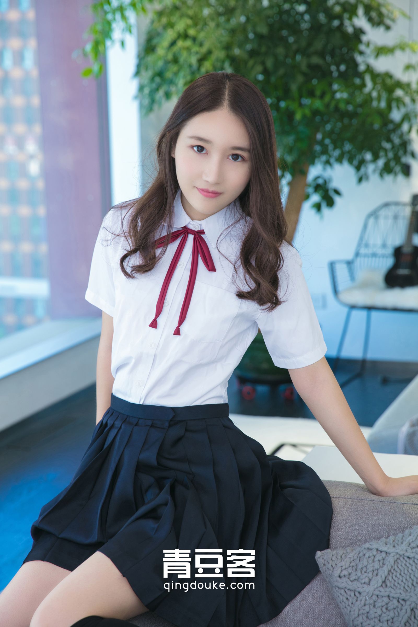 气质学妹魏扭扭 粉色内衣秀玉背