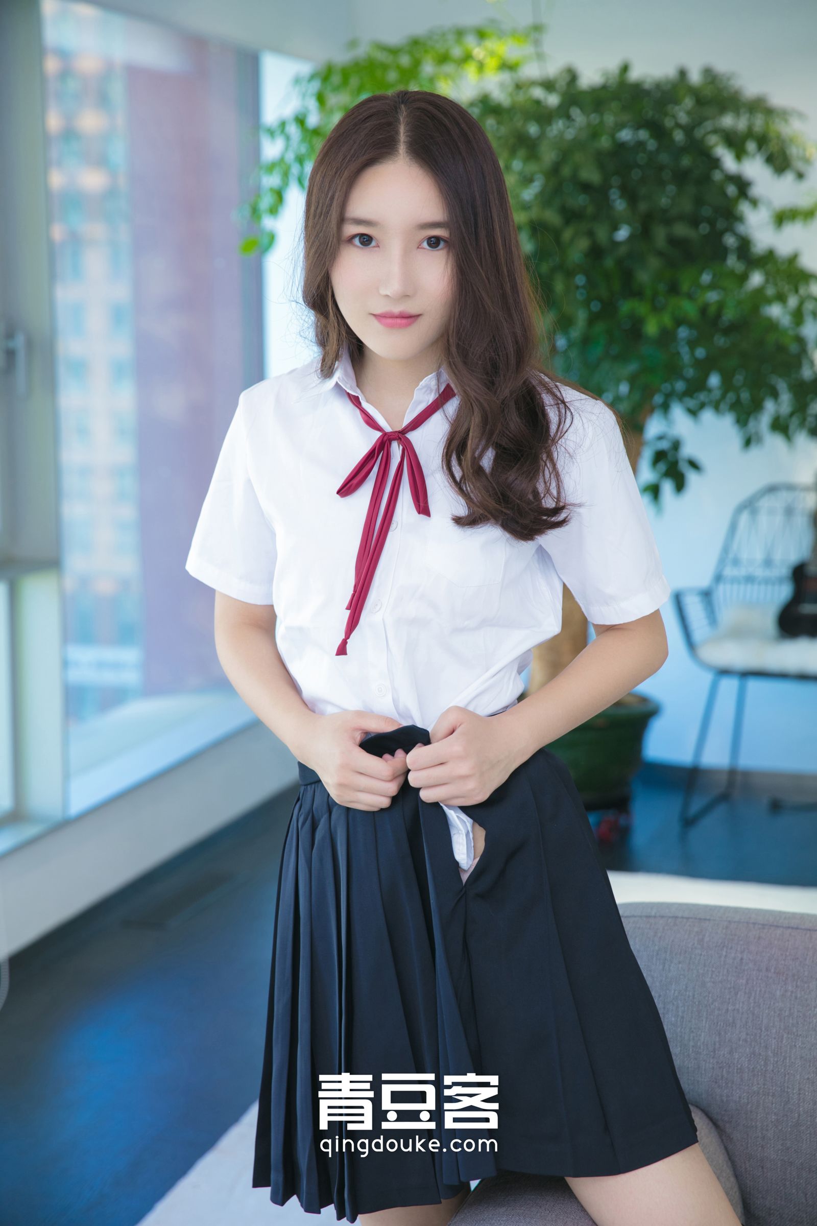 气质学妹魏扭扭 粉色内衣秀玉背