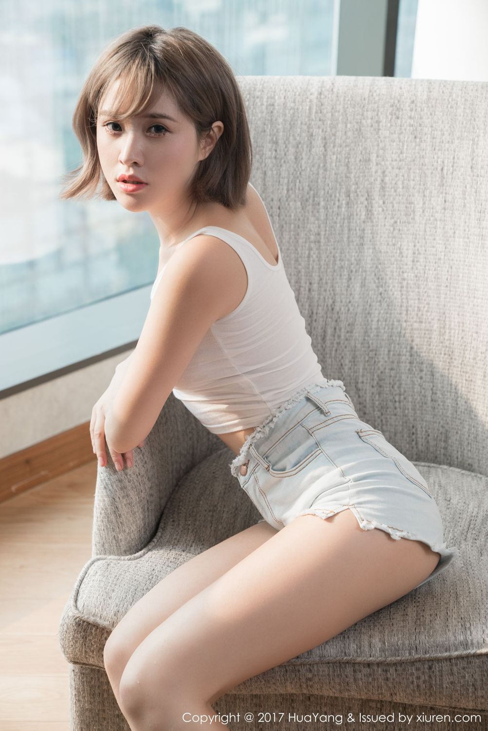 花漾女仆小不点 独特气质短发美女
