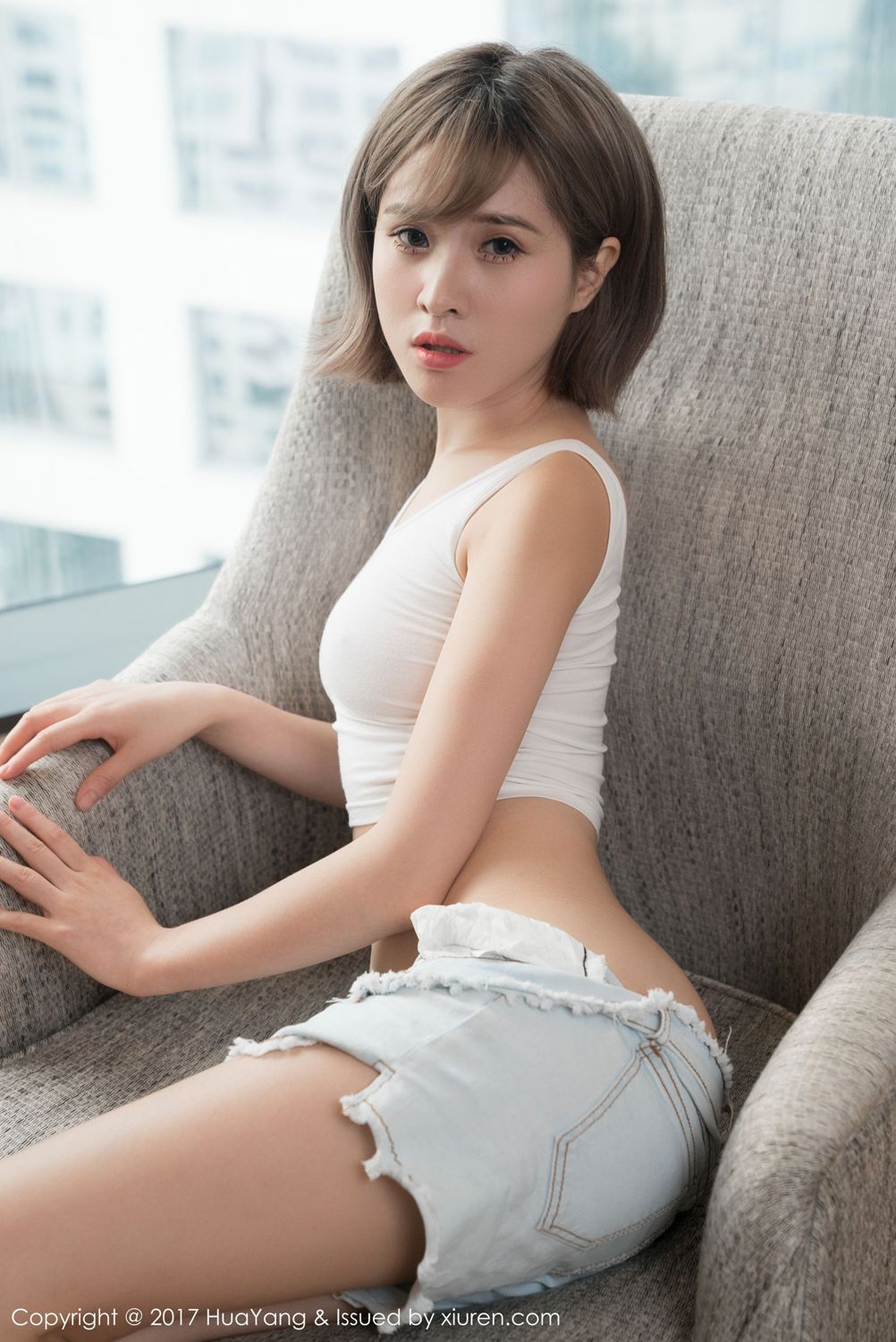 花漾女仆小不点 独特气质短发美女