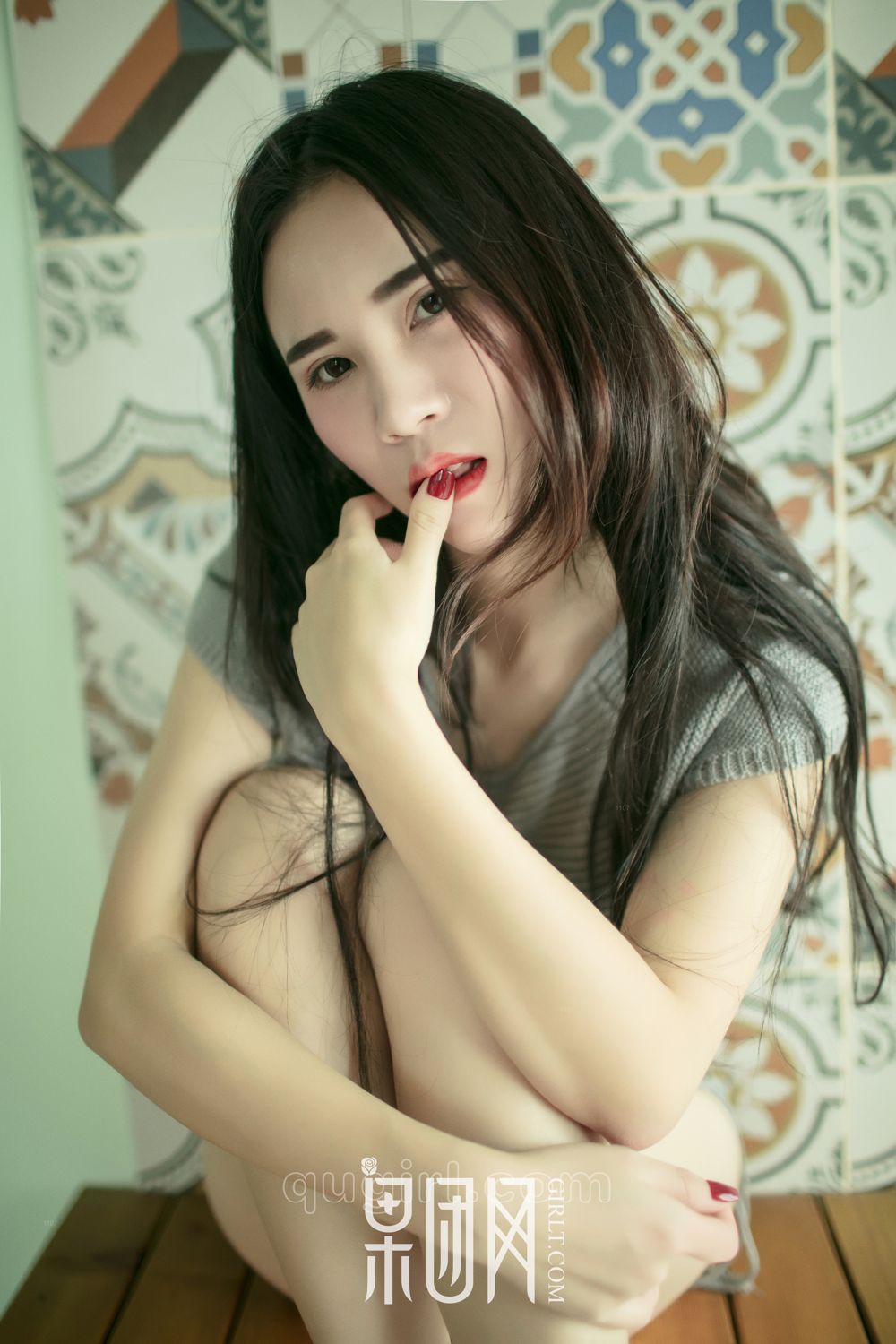 硬朗御姐大秀美背 浴缸湿身无比勾魂